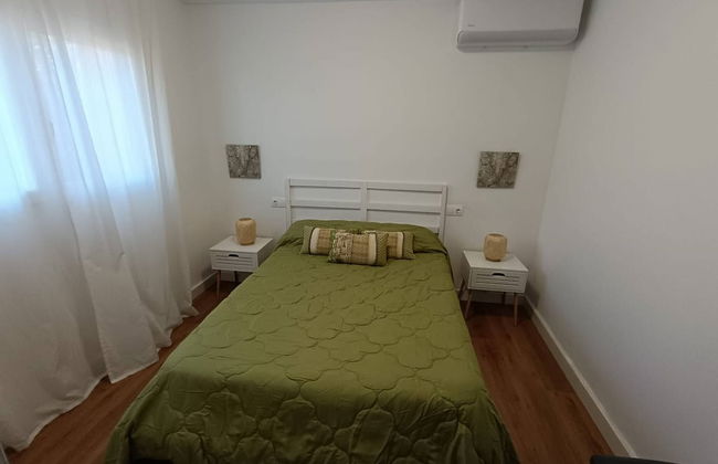 Apartment in Salou with swimming pool and garden - Photo 8