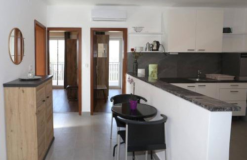 Apolo Apartments - Pool & Garden Retreat - Foto 67