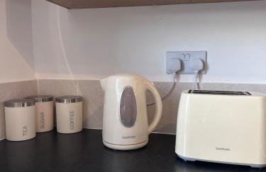 Spacious 2 bedroom flat nearby train and bus station - Foto 11