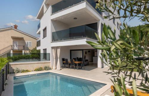 Luxury apartment Marco Polo with a private swimming pool with salt sea water - Foto 3