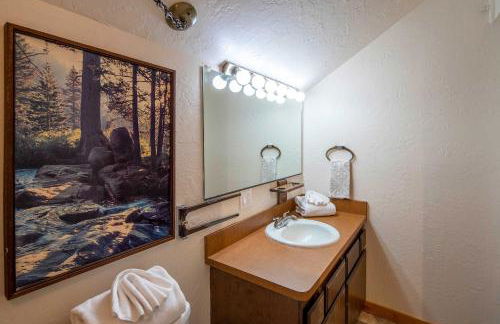 4 Mi to Diamond Peak Ski Resort Gem with Hot Tub - Foto 36