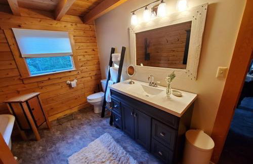 Sunset Cabin by the Sea, Log cabin stunning views - Photo 7