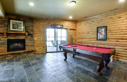 Luxury Lakefront Chalet Resort 2 Pools FREE Amenities Dock Kayaks Waterslide - Foto 14