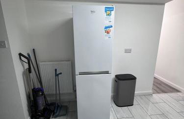 CityBuzz 4 Bedroom House in Nottingham Sleep 7 - Foto 18