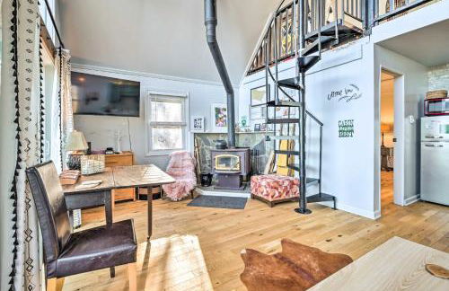 Great Cacapon Cabin with Mountain Views - Photo 5