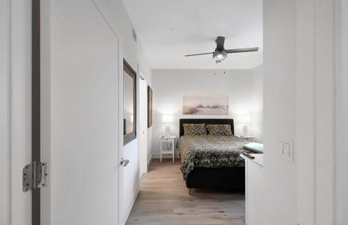 Luxury Condo Living on Sarasota Bay, Minutes From Downtown - Foto 12