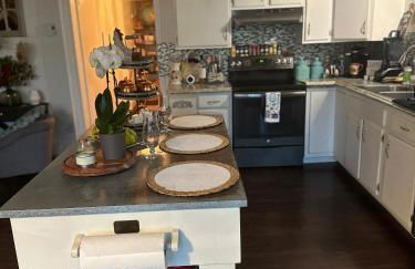 Majestic Lake Front Chalet - Foto 20