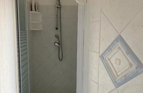 BILOCALE VISTA MARE CON POSTO AUTO - Foto 19