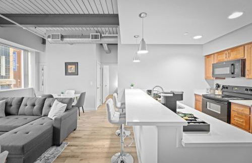 Spacious 2 BD Apt l Downtown Cleveland l Free Parking - Photo 6