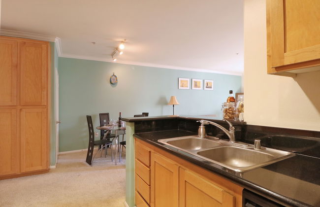 LAs Premier Apartments - Photo 31