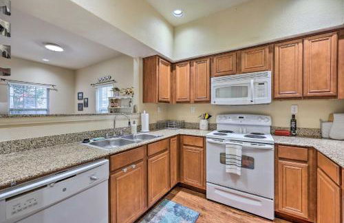 Walk to Lake Townhome with Hot Tub in Afton! - Foto 13