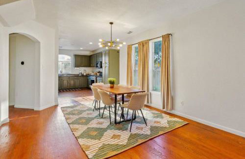 Cypress 5 Bedroom Retreat with Hot Tub, Firepit and Game Tables! Pet Friendly - Foto 69