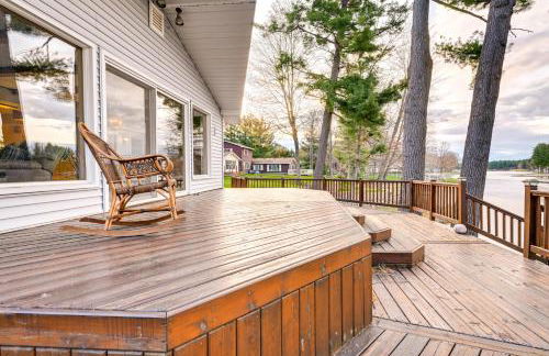 Waterfront Gladwin Vacation Rental with Lake View! - Foto 22