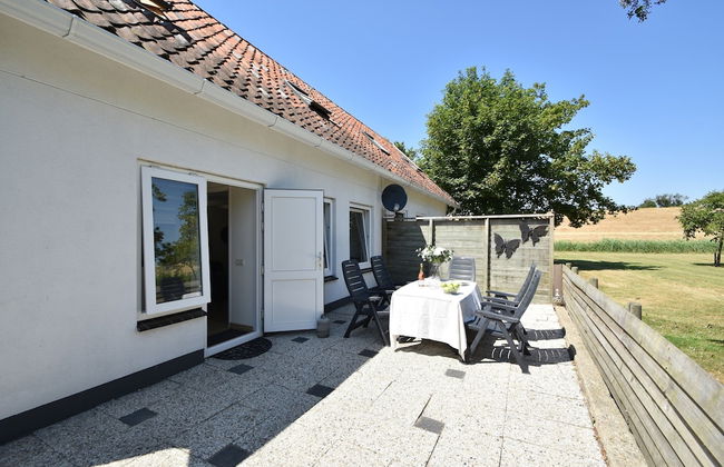 Cozy Holiday Home in Zonnemaire Near Lakebeach - Photo 36