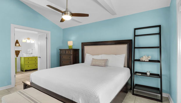 Your Ideal Beach Getaway With Private Pool, Game Room and Close to Beach! - Foto 4, Habitación