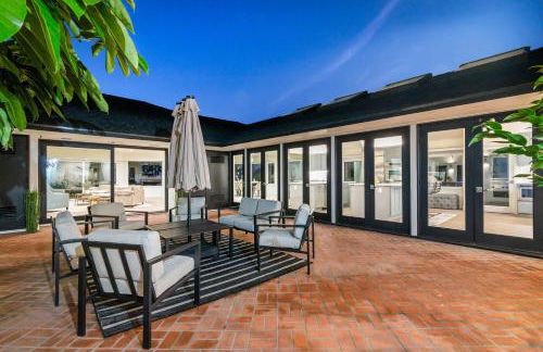 Pacific Perfection - Ocean Views Jacuzzi Walk to Beach and Dining - Photo 14