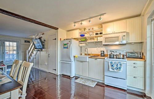 Ocean-View Gem with Private Beach in Mashpee! - Foto 4
