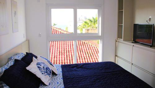 Apto de duas suítes com vista mar - 100 metros da praia em Canasvieiras - Foto 2