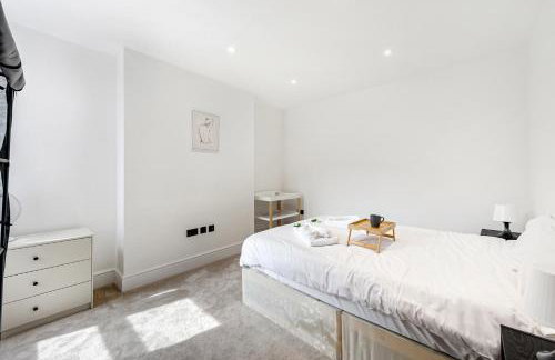 Chic 2Bed Apartment in Heart of Altrincham - Pass the Keys - Foto 15