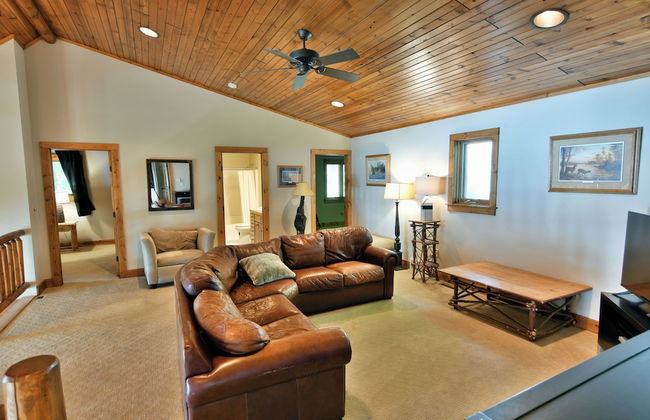 Lumberjack Lodge - Photo 24