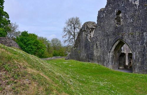 Cozy & Contemporary Lodge by the woods - Photo 18