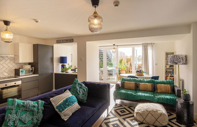 Seadream - Seadream Scarborough Limited - Photo 11