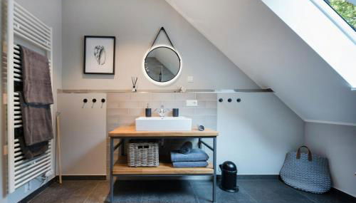 Nature Escape Apartment With Private Lake - Photo 3