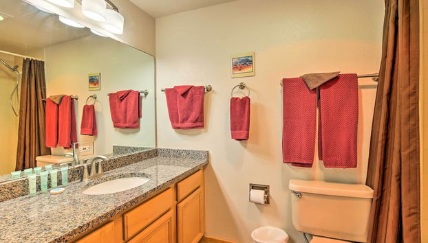 360 Mtn Views & Shared Hot Tub: Cozy Frisco Condo - Photo 3, Interior