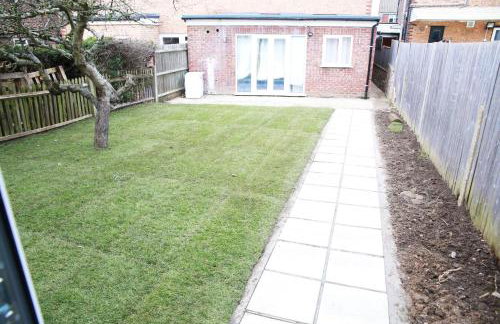 Harrow Luxury flat With free parking. - Photo 19