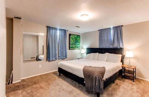 Spacious family home in Littleton with fenced yard - Foto 25