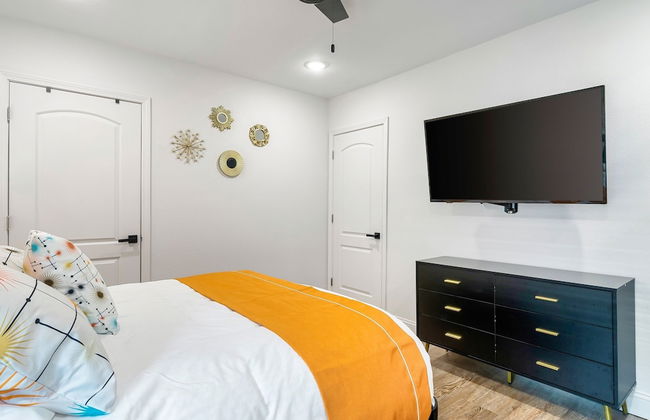 Luxury Lakehouse - Photo 19