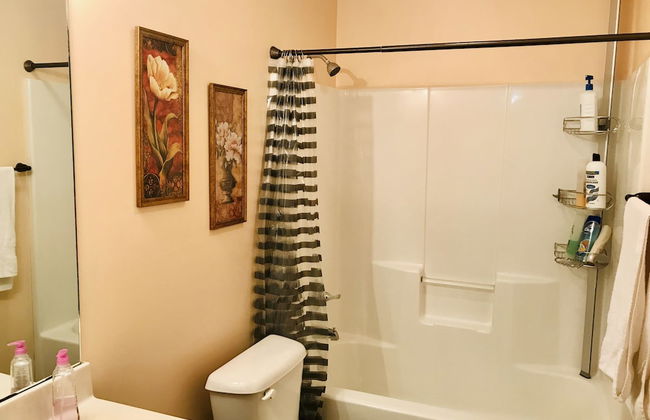 Spacious 3 BR Ranch House W Patio Yard in a Quiet Suburb - Foto 26