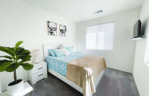 California 3-Bedroom Desert Escape With Garden - Foto 48