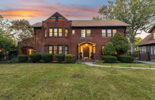 Steps to Edgewater - Sleeps 14 - Fun Game Room Retreat - Foto 78