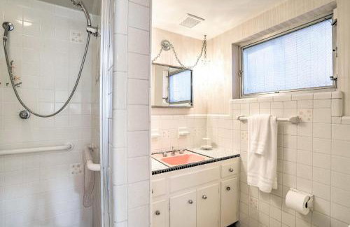 Retro St Pete Home with Private Heated Pool - Foto 18