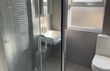 Beautiful 4B.2Ba House + office - Foto 16