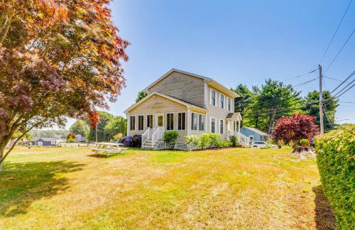 Walk to Pawcatuck River Family-Friendly Home! - Foto 25