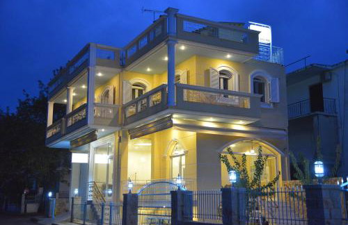 Royal's Studios - Photo 4