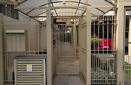 Estadia Tri - Ótima Localização, Confortável e com Garagem - Foto 7