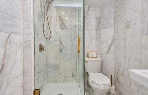 Private DC Retreat on Iconic East Capitol St - Photo 21