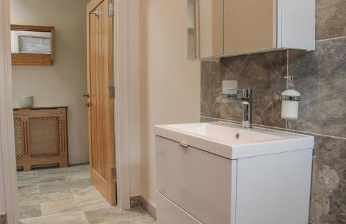 The Tyre Barn - Foto 10