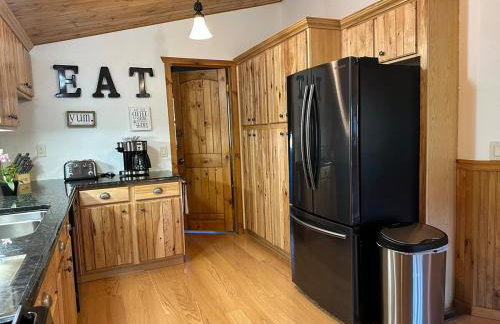 The Carriage House Walk to River Lake In Town - Foto 39