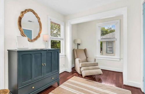 Tropical Estate w/ Guesthouse & Pool. Sleeps 8! - Foto 17