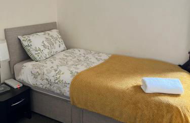 4 bed bungalow near Airport - Foto 31