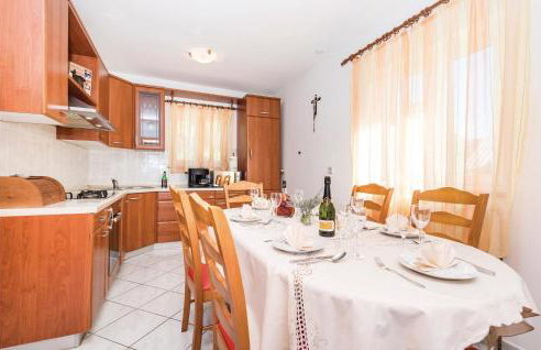 4 Bedroom Stunning Home In Viskovo - Foto 5