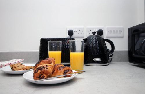 Modern Two BR | Free Parking - Foto 29