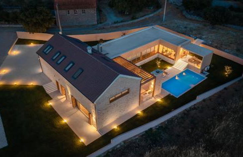 Luxury Villa Silence with Heated Pool - Photo 7