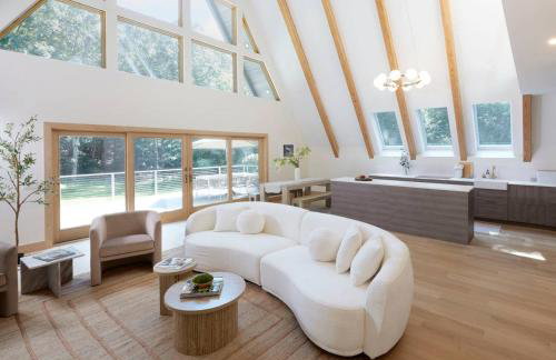 Luxury 5BR A frame w Heated Pool, Walk to Beach - Foto 2