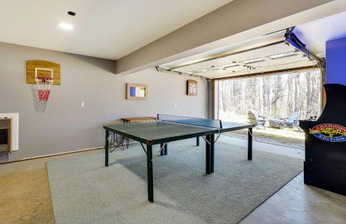 Lake George Oasis with 9 Acres, Hot Tub and Game Room! - Foto 34