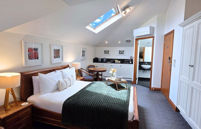 Sandstone Suites - Photo 4